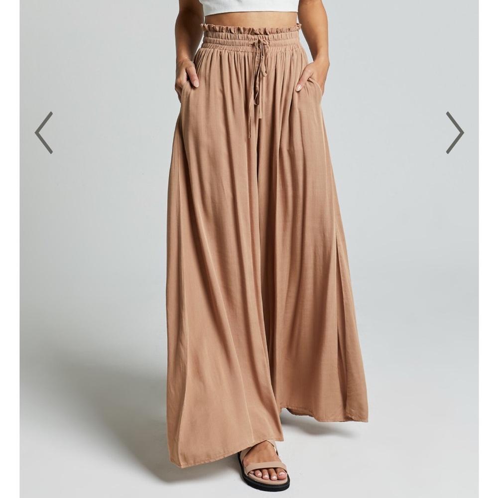 HANY PANTS - HIGH WAIST
DRAWSTRING WIDE LEG PANTS IN
LATTE